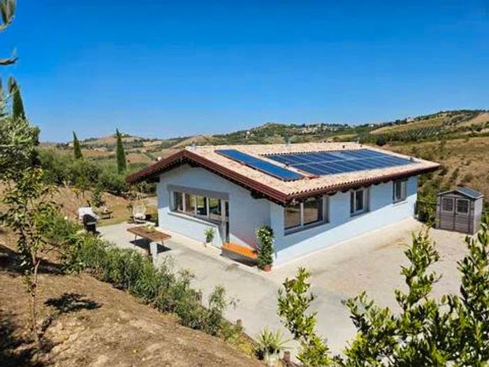 Casa con 6 locali in vendita in Contrada Valle Apparignano, Acquaviva Picena