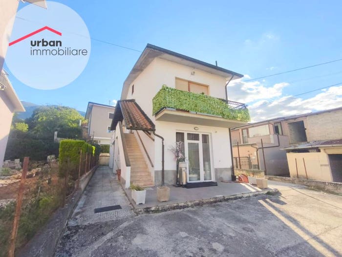 Casa con 6 locali in vendita in Via Marsicana, Bagno Monticchio, L'Aquila