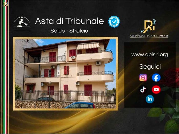 Appartamento con 5 locali in vendita in Strada della Luce, Centro, Napoli