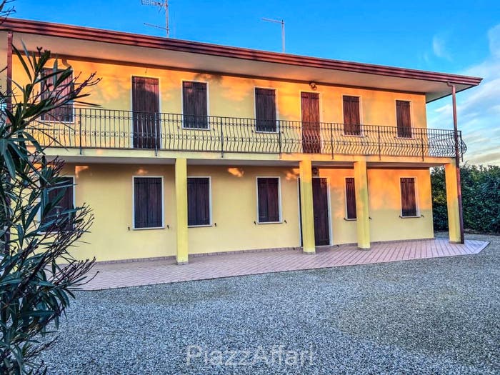 Casa con 6 locali in vendita in Via Cansiglio, Piove di Sacco