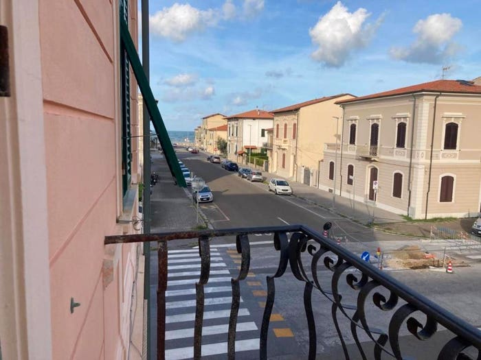 Appartamento con 6 locali in vendita in Marina di Pisa, Pisa