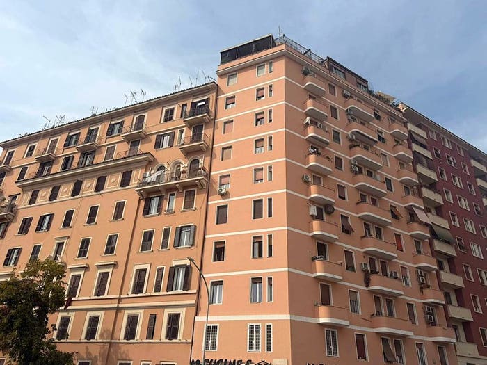 Appartamento trilocale in vendita in Via Monselice, Villa Fiorelli, Roma