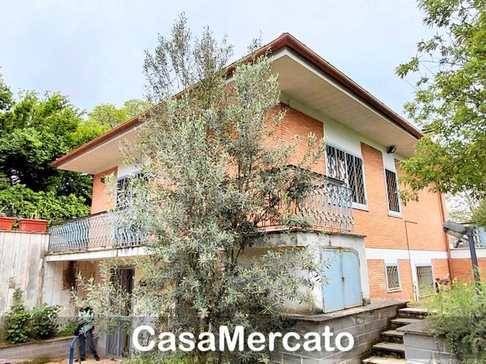 Casa trilocale in vendita in Via delle Rose, Centro, Rocca di Papa