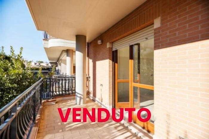 Appartamento trilocale in vendita in Via Del Padiglione, Borghesiana, Roma