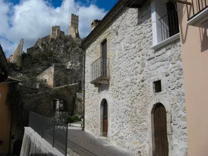 Casa quadrilocale in vendita in Via Emilio Patrizi, Roccacasale