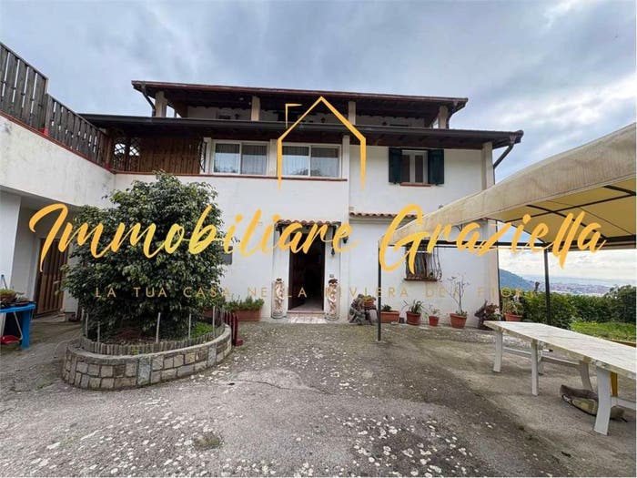 Casa con 6 locali in vendita in Centro, Camporosso