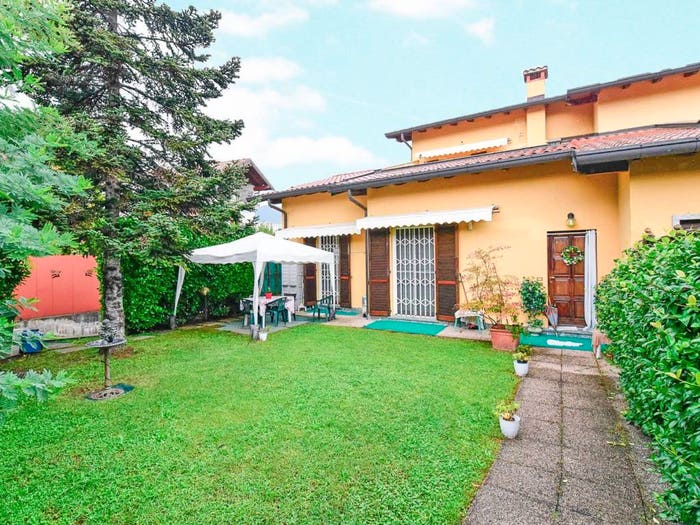 Casa con 5 locali in vendita in Via Volontari Della Libertà, Centro, Erba