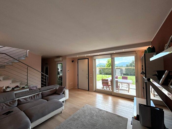 Casa con 5 locali in vendita in Via Selve, Centro, Saccolongo