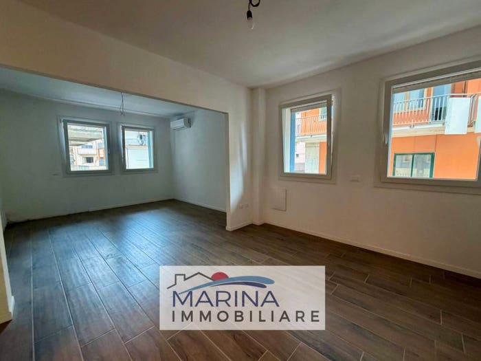 Appartamento trilocale in vendita in Via Sagittario, Sottomarina, Chioggia