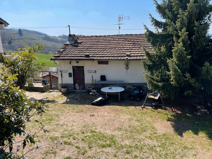 Casa con 6 locali in vendita in Via Strambino, Bosia