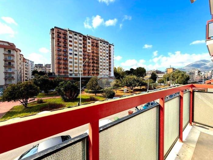 Appartamento con 5 locali in vendita in Piazza Riccardo Strauss, Giotto Galilei Palagonia, Palermo