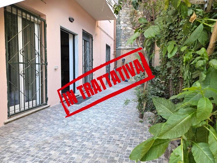 Appartamento trilocale in vendita in Via Pagano Doria, Dinegro, Genova