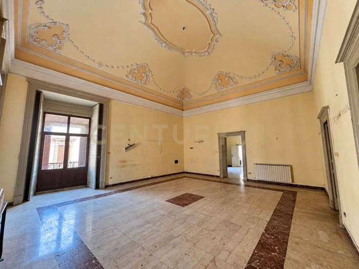 Appartamento con 6 locali in vendita in Via Plebiscito, Rapisardi, Catania