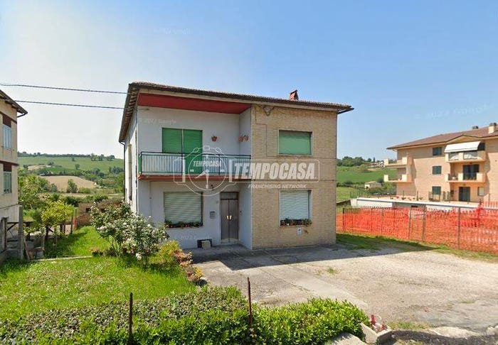 Casa con 6 locali in vendita in Contrada Molini di Fermo, Molini Di Tenna, Fermo