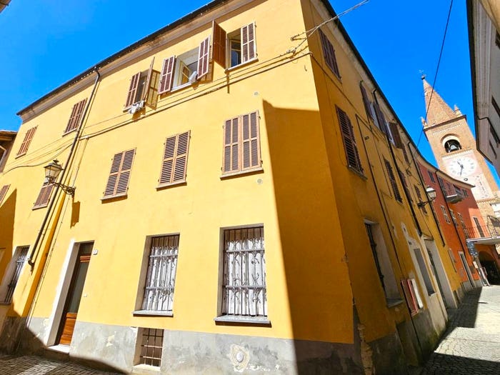 Casa con 6 locali in vendita in Via C A Racchia, Centro, Bene Vagienna