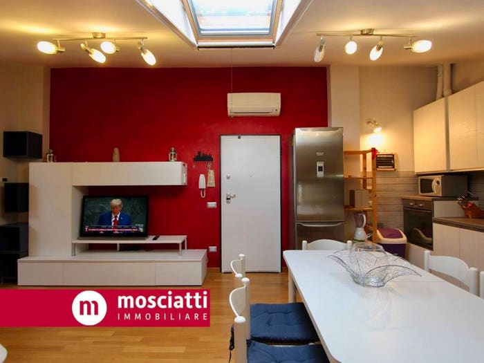 Casa trilocale in vendita in Via Enrico Mattei, Centro, Castelraimondo