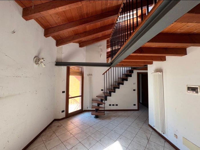 Appartamento trilocale in vendita in Via Casella, Grizzana Morandi