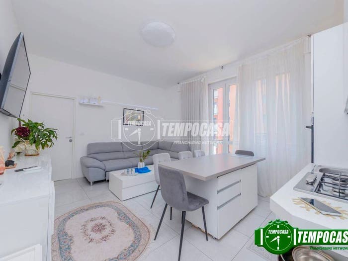 Appartamento trilocale in vendita in Via degli Orti, Centro, Pero