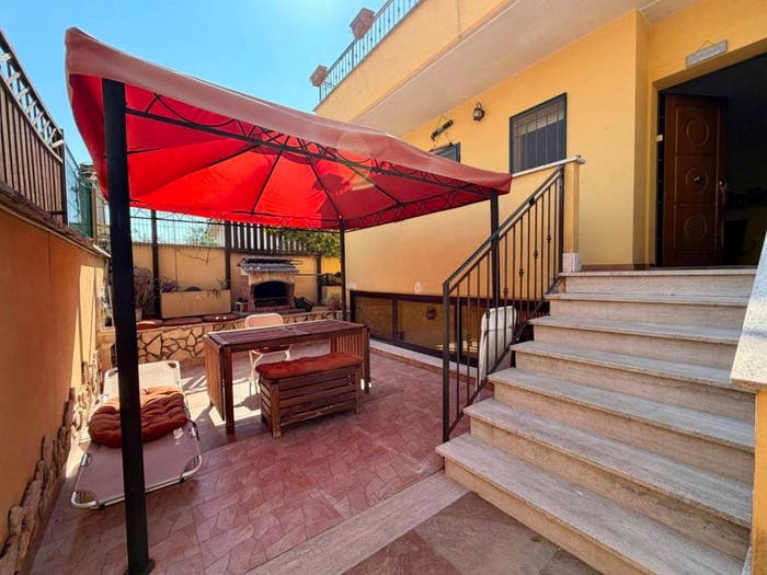 Casa con 5 locali in vendita in Via Villafrati, Borghesiana, Roma