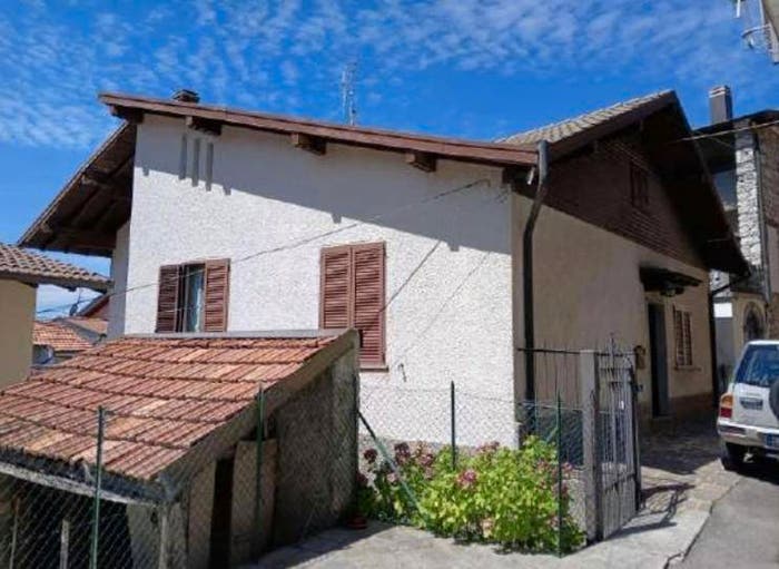 Casa quadrilocale in vendita in Localita' Ponna Superiore Via Trieste, Ponna