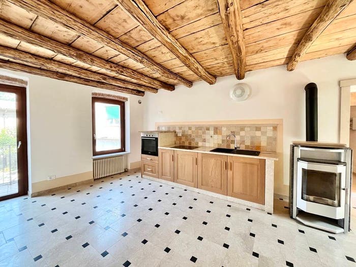 Casa trilocale in vendita in Via Pontara, Peri, Dolcè