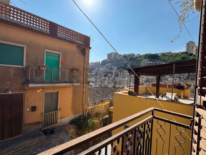 Casa con 6 locali in vendita in Vico Pio, Modica Bassa, Modica