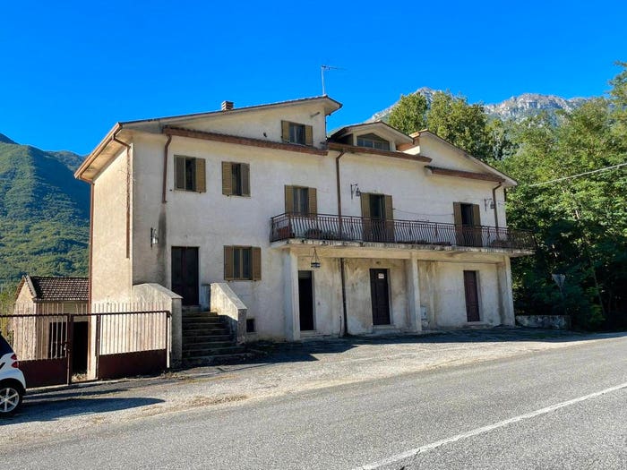 Casa con 6 locali in vendita in Via Nazionale, San Vincenzo Valle Roveto