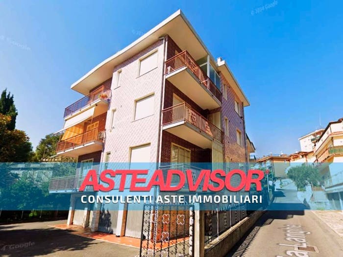 Appartamento con 5 locali in vendita in Via Langhe, Centro, Ceriale