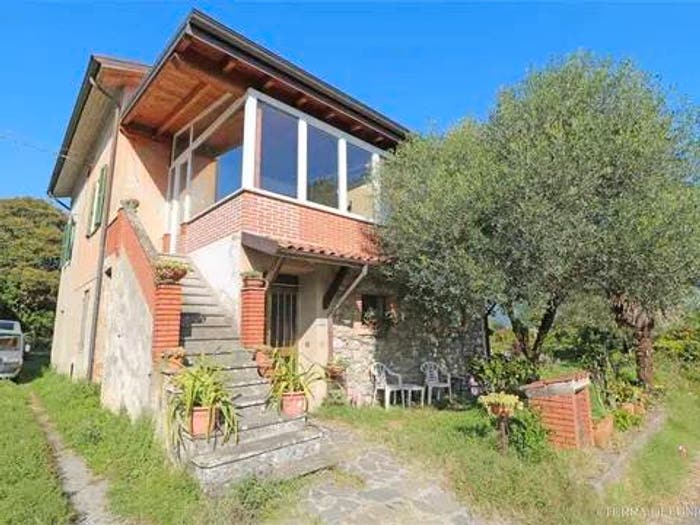 Casa con 6 locali in vendita in Via Serla, Mulazzo