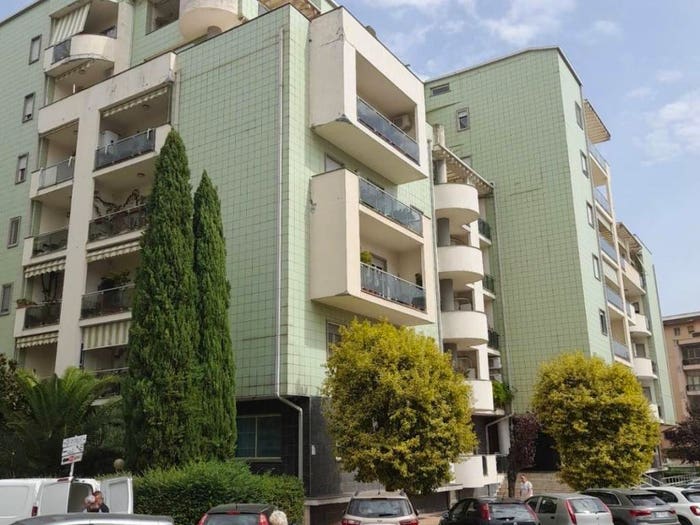 Appartamento trilocale in vendita in Via Roberta Lanzino, Panebianco Tribunale, Cosenza