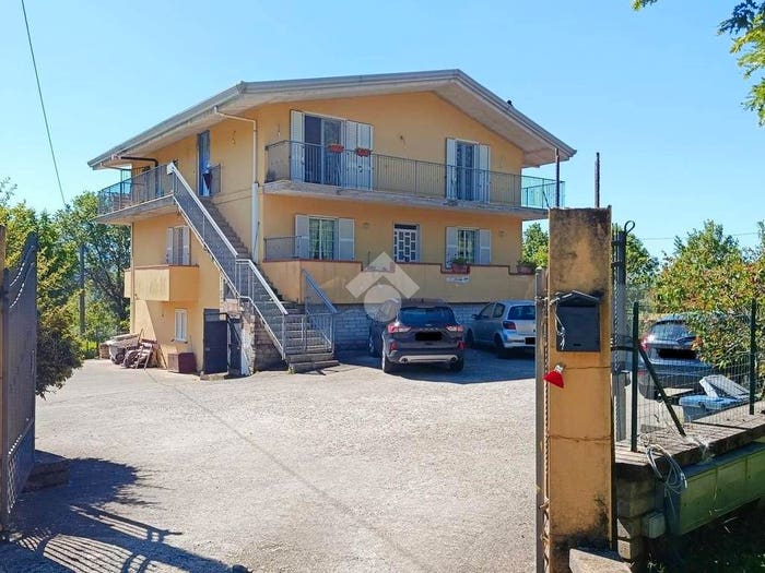 Casa con 6 locali in vendita in Via Vignestrutte, Guarcino