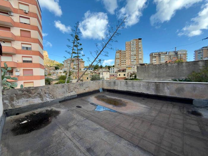 Appartamento trilocale in vendita in Via Palestra, Acquasanta, Palermo