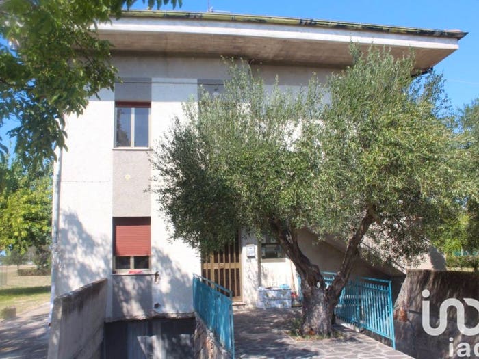 Casa con 6 locali in vendita in Via carlo carr , Torrette Ponte Sasso, Fano