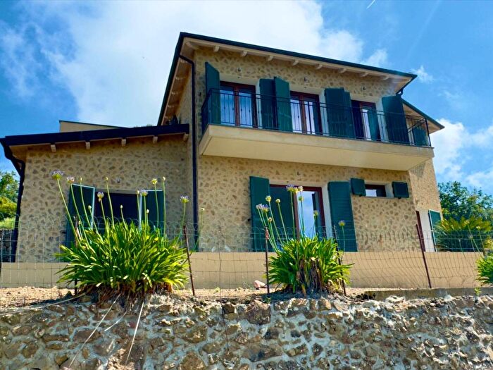 Casa quadrilocale in vendita in Strada Begliun, Perinaldo
