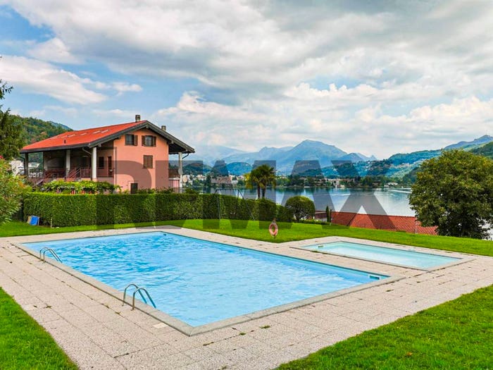 Appartamento trilocale in vendita in Via Luigi Colombo, Centro, Lavena Ponte Tresa