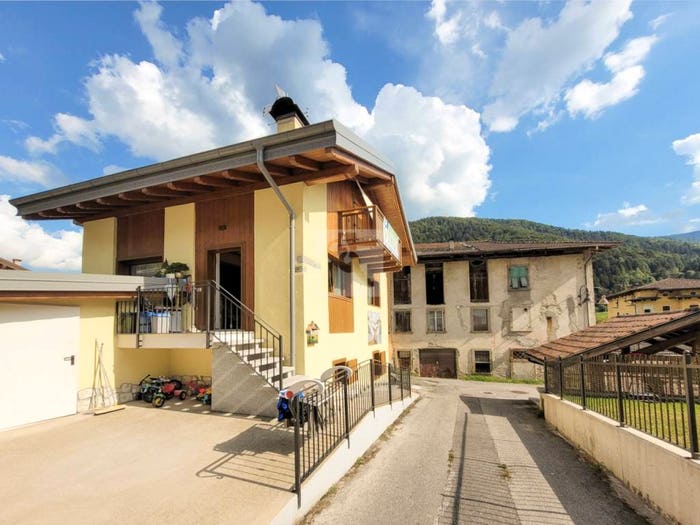 Casa quadrilocale in vendita in Piazza Regina Elena, Tiarno di Sopra, Ledro