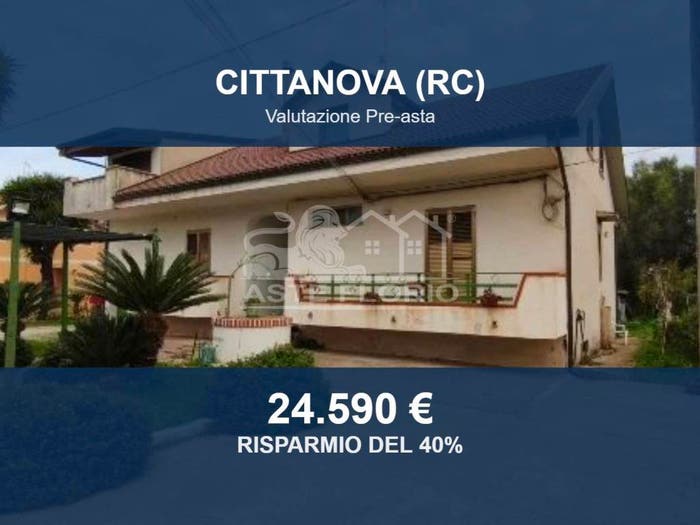 Appartamento con 6 locali in vendita in Contrada San Pietro snc, Cittanova