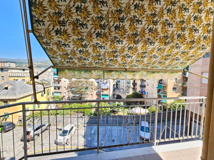 Appartamento con 6 locali in vendita in Via Lodovico Calda, Sestri Ponente, Genova
