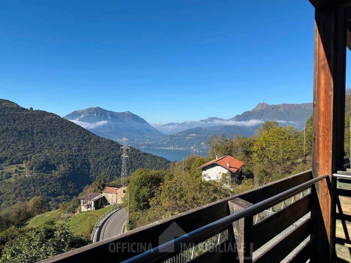 Appartamento trilocale in vendita in Via Roma, Bellano