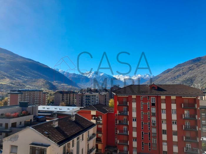 Appartamento con 5 locali in vendita in Via Lys, Centro, Aosta
