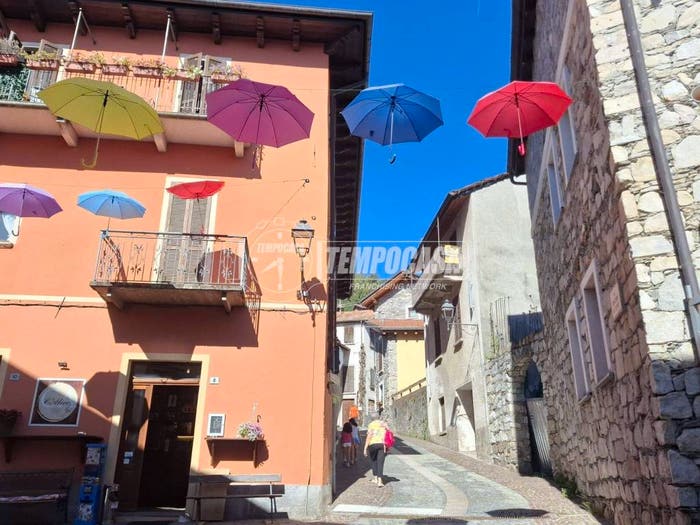 Casa trilocale in vendita in Via Gioacchino de Filippis, Centro, Gignese