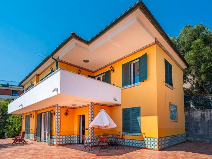 Casa con 6 locali in vendita in Via Cristoforo Colombo, Bergeggi