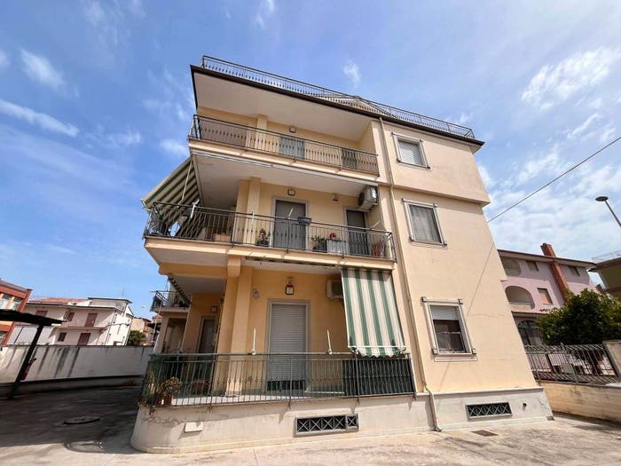 Appartamento quadrilocale in vendita in Via Eugenio Montale, Casapulla
