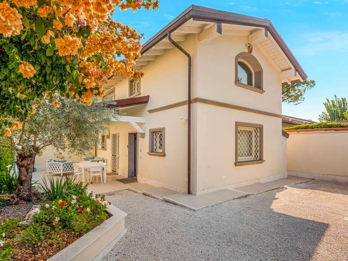 Casa con 6 locali in vendita in Via Giovan Battista Giorgini, Centro, Forte dei Marmi