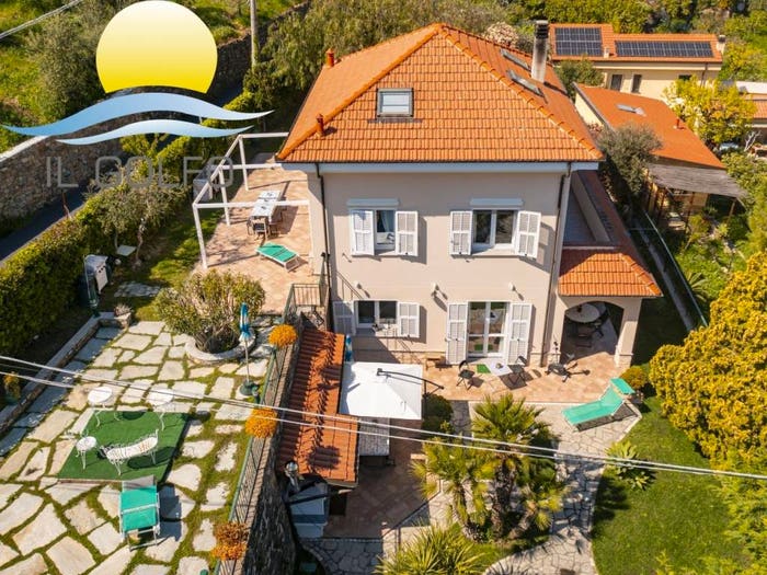 Casa con 6 locali in vendita in Via San Leonardo, Gorleri, Diano Marina