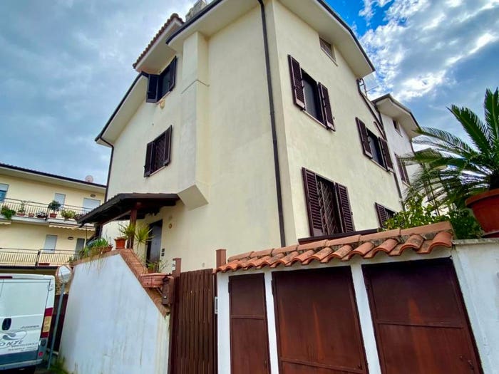 Casa con 6 locali in vendita in Via Danimarca, Centro, Fondi