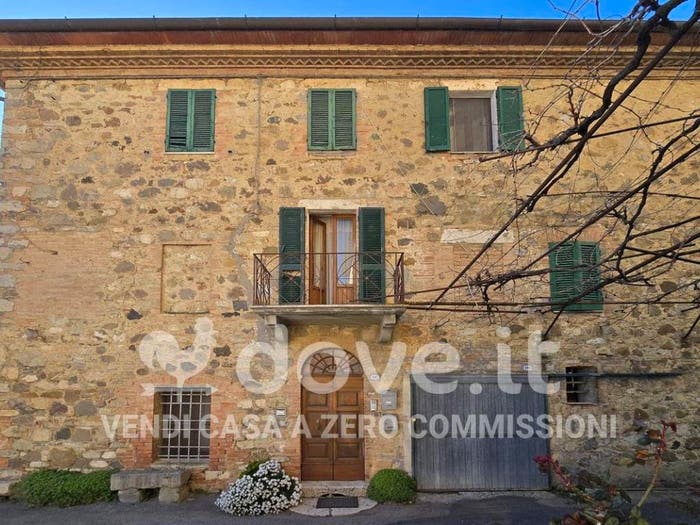 Appartamento trilocale in vendita in Via del Tamburino, Piazze, Cetona