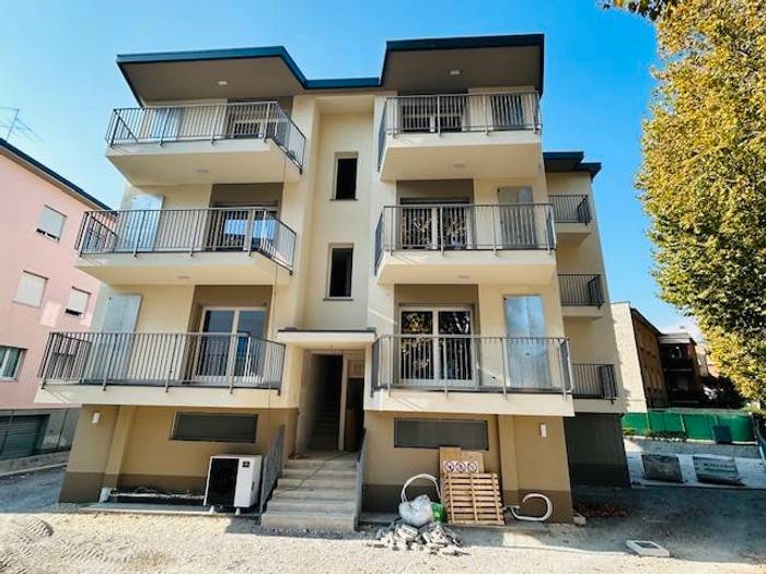 Appartamento quadrilocale in vendita in Via Giulio Crescenzi, Conca Fiorita, Bergamo