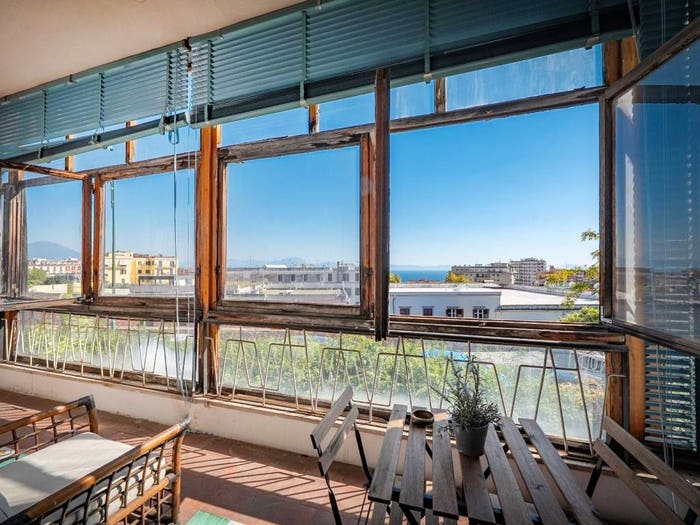 Appartamento con 6 locali in vendita in Viale Maria Cristina Di Savoia G, Vomero, Napoli