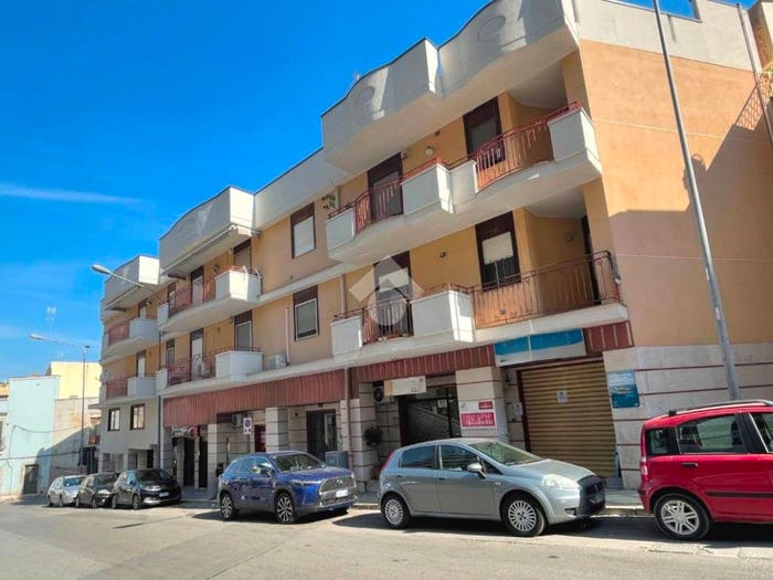 Appartamento trilocale in vendita in Via Savino di Bari, Centro, Canosa di Puglia